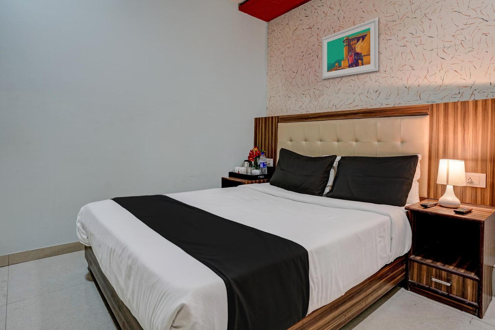 OYO 27640 Hotel Blue Sapphire Residency Bombay Extérieur photo