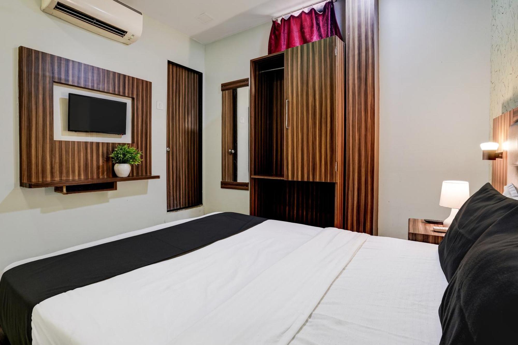 OYO 27640 Hotel Blue Sapphire Residency Bombay Extérieur photo