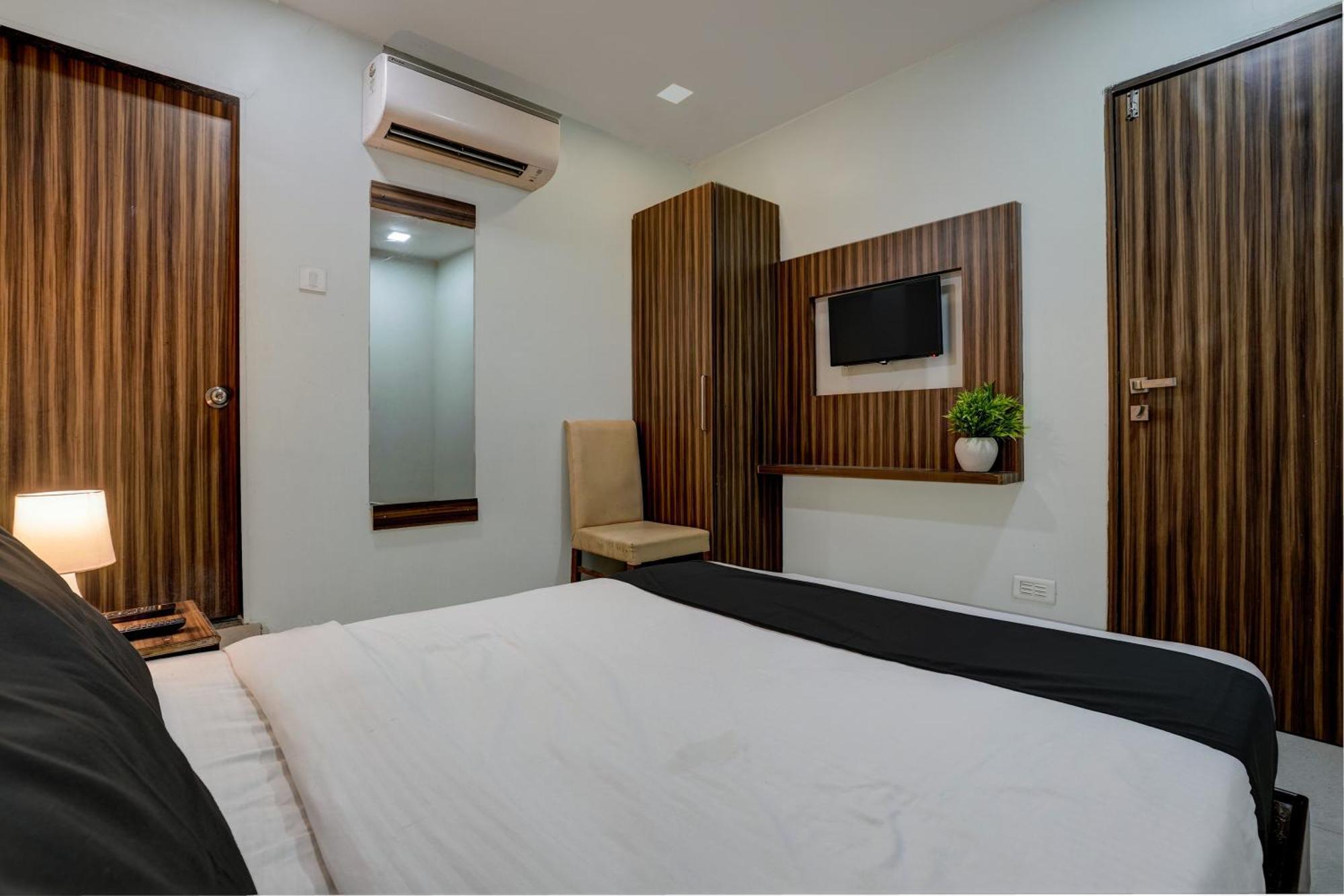OYO 27640 Hotel Blue Sapphire Residency Bombay Extérieur photo